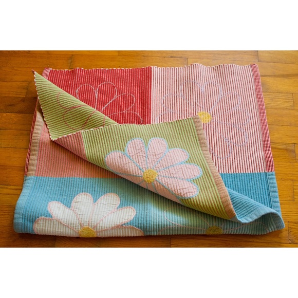 Reversible Flower Rug - Picture 2 of 5